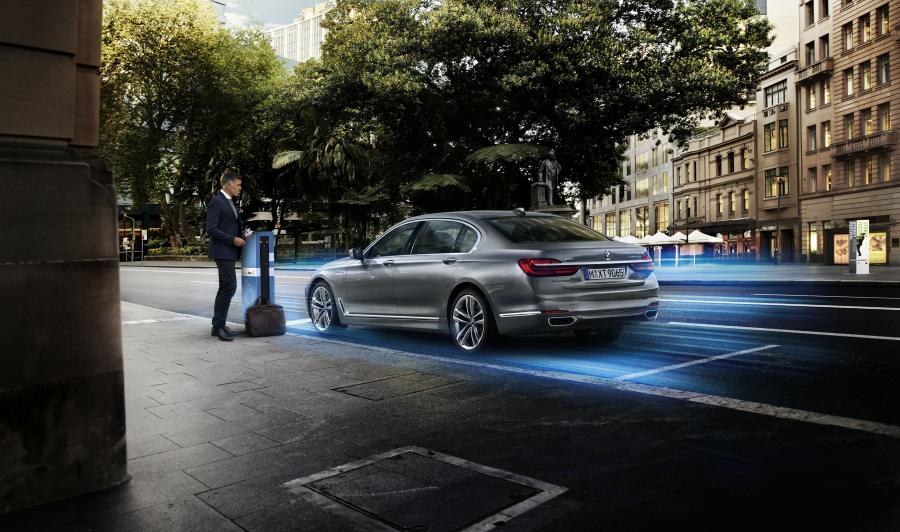  BMW 740Le xDrive (G12) 2015 года  (WW) (фото 12 из 41)